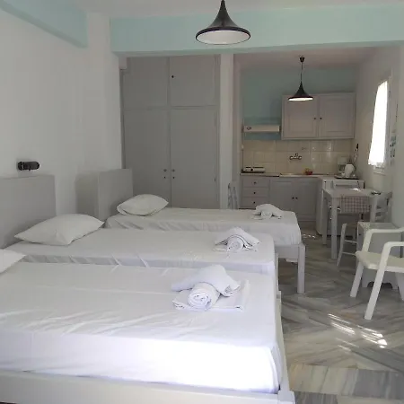 アパート Alex Tínos